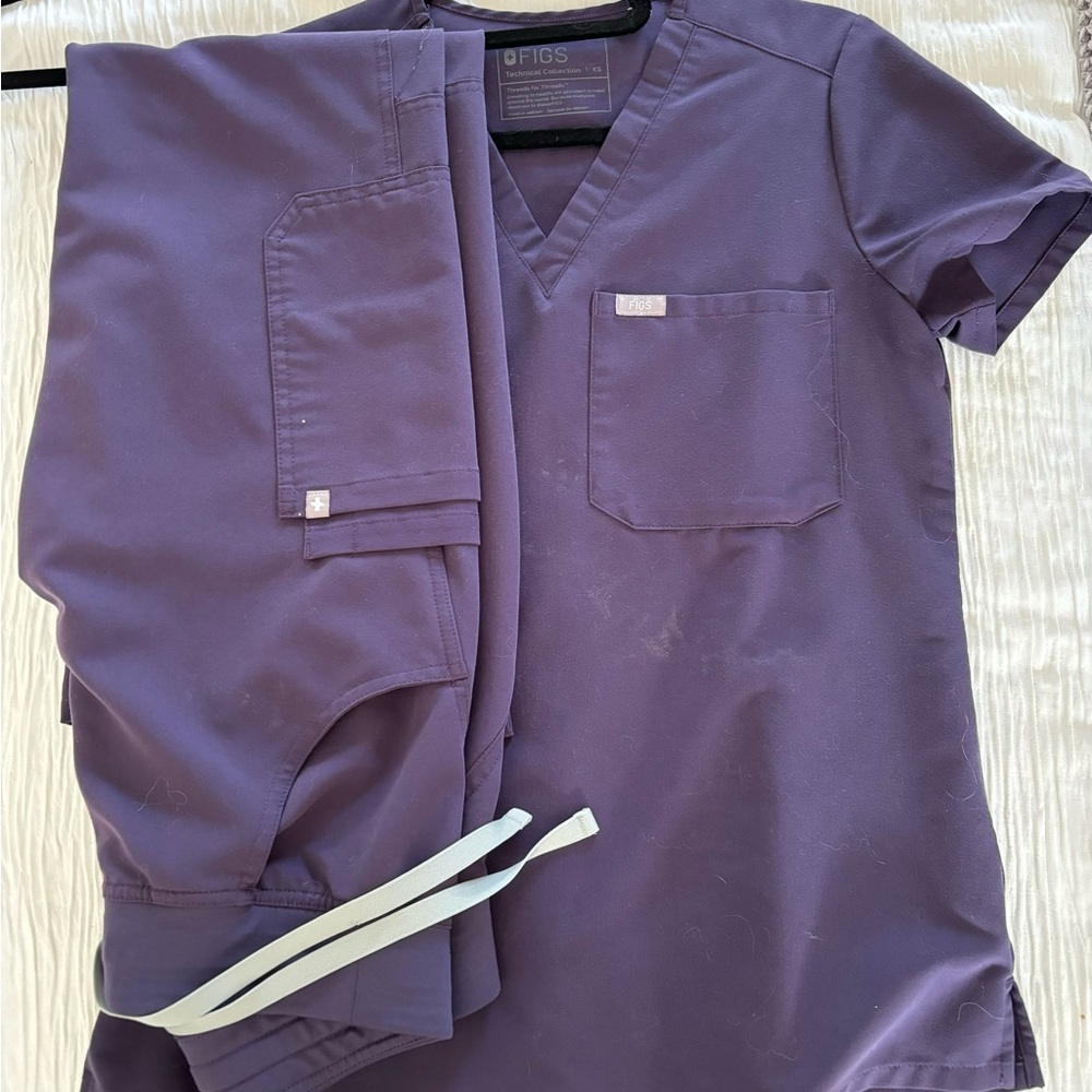 Figs Women's Scrub Set in Purple